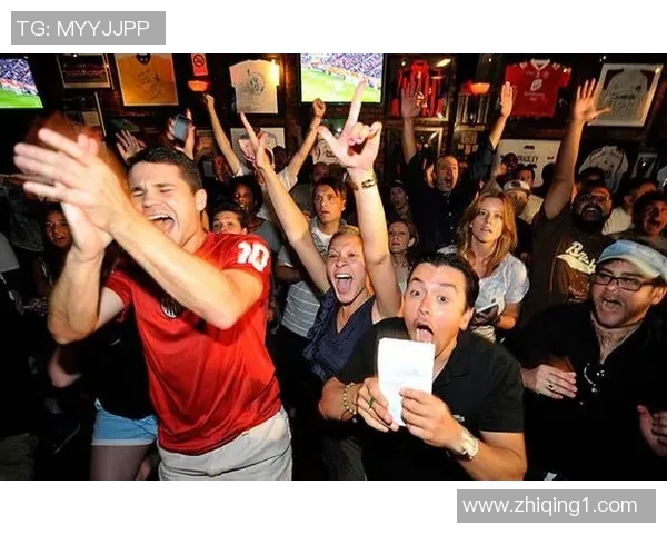 在酒吧偶遇足球明星的奇妙夜晚与难忘瞬间